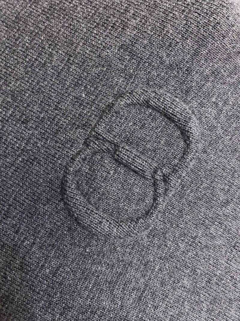 chr1st1an D10r sweaters